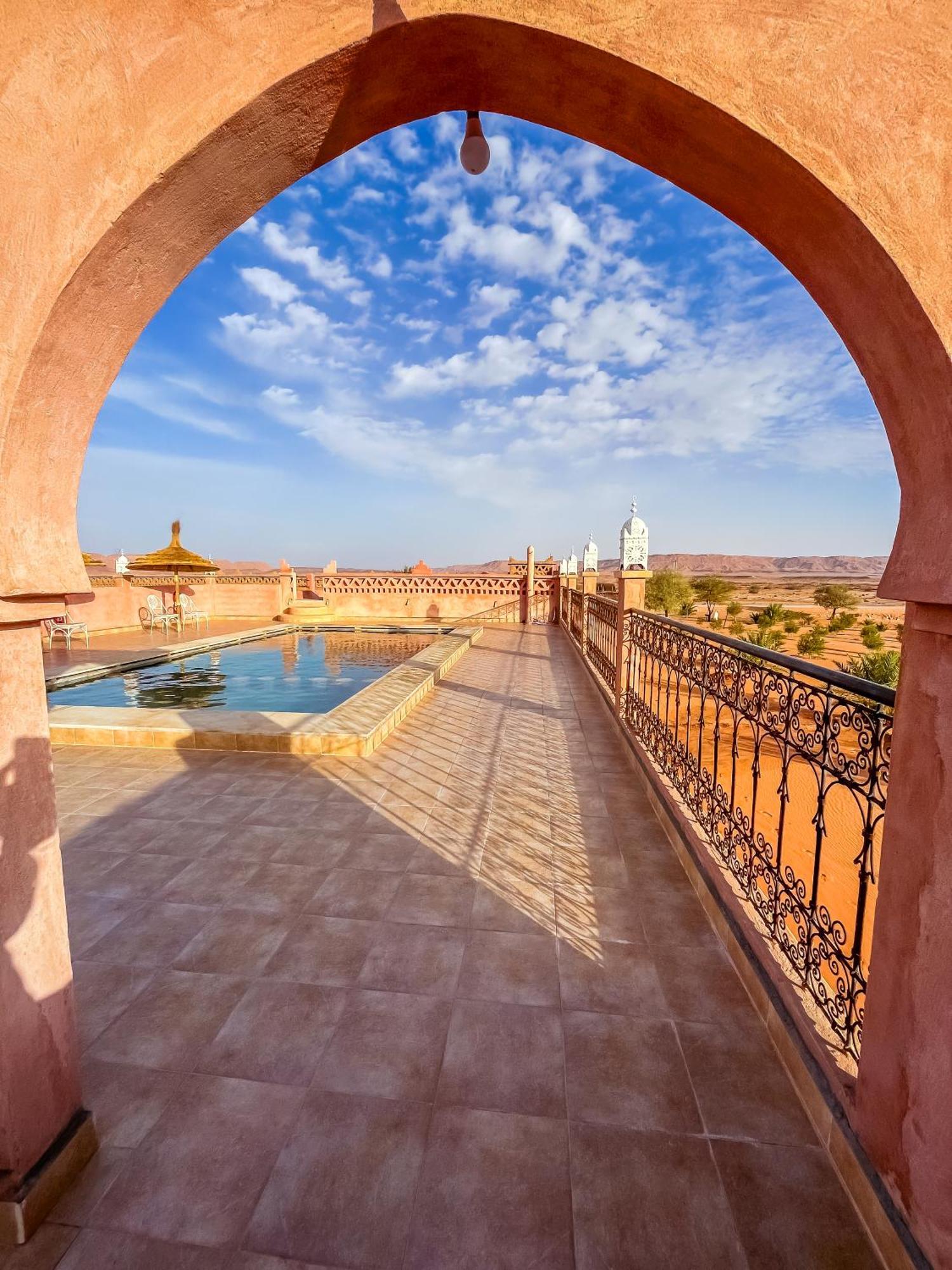 Porte De Sahara Ouzina 外观 照片